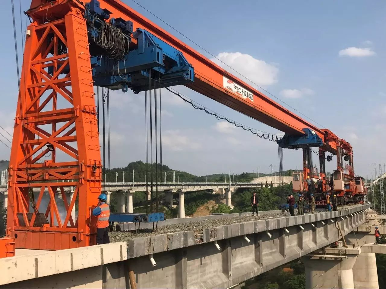 架橋機(jī)不同形式的具體運用